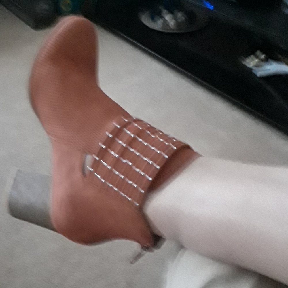 Boots - Picture 4 of 6